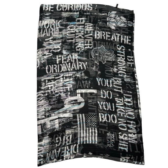 RoGAWear Silk Large Square Scarf 52 x 52 - Picture 7 of 8